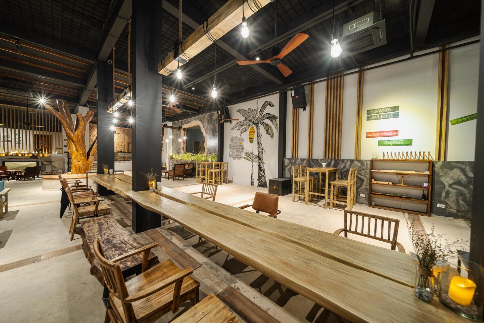 छात्रावास 9station & Bar *